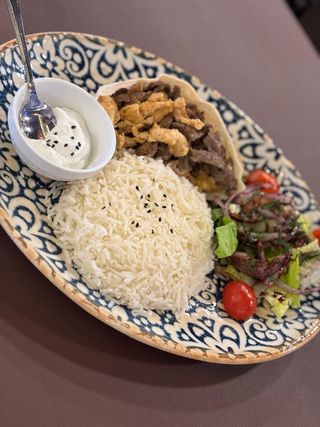 Doner kebap con insalata
