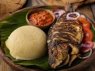 Dorkounou au Poisson Grillé