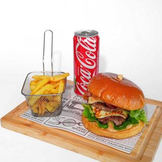 Double burger + Coca Cola 0.33l
