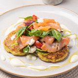 Draniki fară făină cu somon