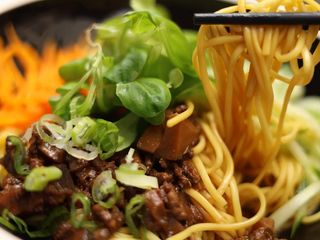 Zha jiang mian ragu pechinese