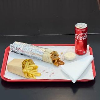 Kebab Durum com Batatas Fritas e Bebida