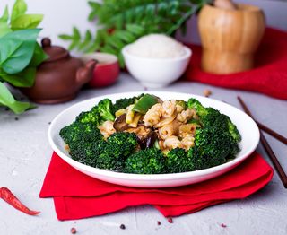Тушеный кальмар с брокколи (400г)