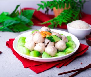 Блюдо трех вкусов с рыбными фрикадельками (350г)