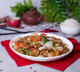 Тушеная рыба с луком (400г)