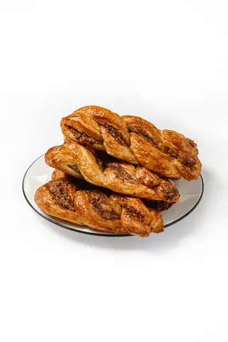 Слойка с грец.орехами (100г)