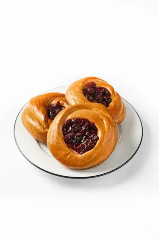 Булочки с вишней (80г)