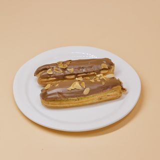 Эклер шоколадный (1шт)