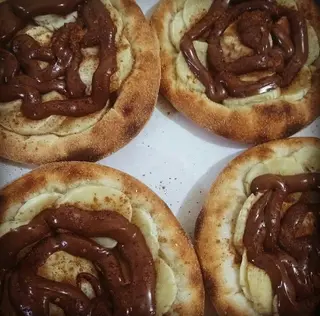 Esfiha de Banana com Nutella