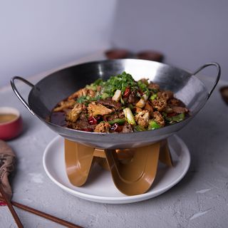 Тушёная говядина с цветной капустой (575г)