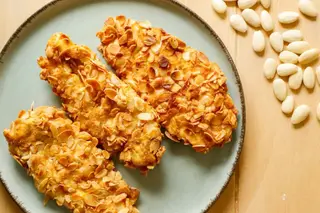 F6. Panado de Frango com Amêndoas