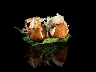 F8. Takoyaki 8pz