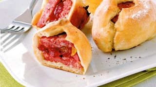 Fagottino salame piccante e mozzarella