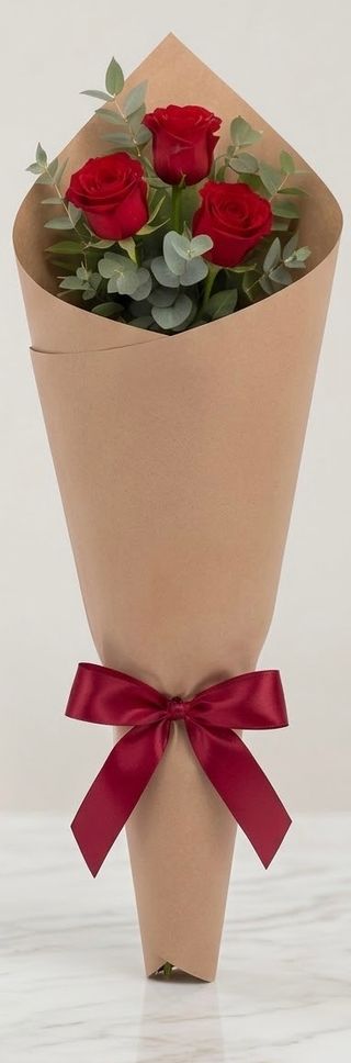 Fascio con 3 rose rosse