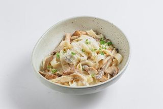 Фетучини Альфредо (320г)