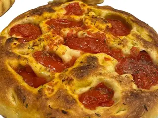 Focaccia pugliese al pomodoro