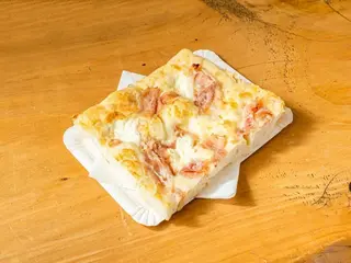 Focaccia con cotto e crescenza