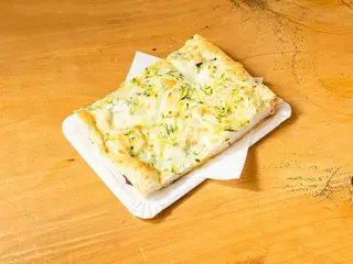 Focaccia con zucchina e crescenza