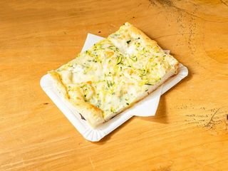 Focaccia con zucchina e crescenza