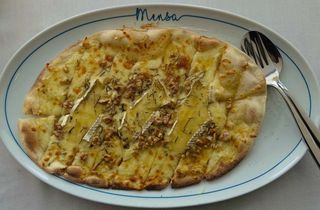 Focaccia de Brie, Mel, Nozes e Alecrim
