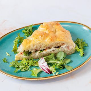 Focaccia mortadela burata