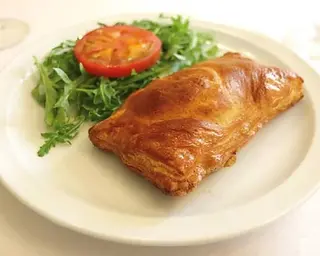 Folhado de Vegetais com Batata ao Palito