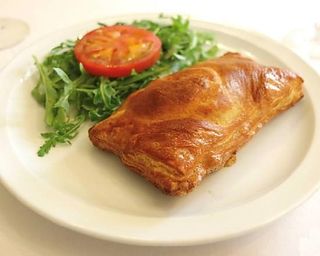 Folhado de Vegetais com Batata ao Palito