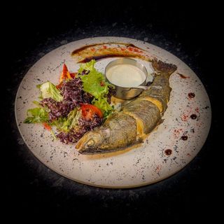 Форель с миксом салата (320г)