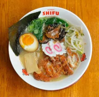 25. Ramen de Frango Frito
