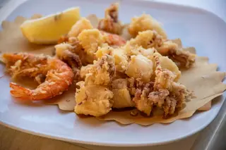 Frittura mista di calamari e gamberi