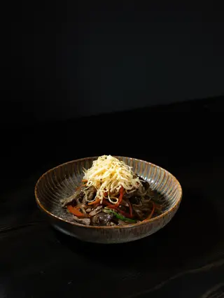 Фунчоза с овощами и телятиной (350г)
