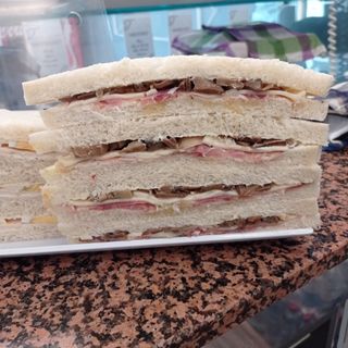 Funghi, speck, mozzarella, maionese,