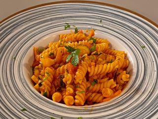 Farfalle with vegetables