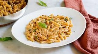 Fusilli ragù di maiale pesto e panna