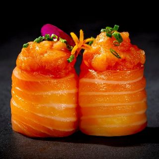 G1. Bignè spicy salmon