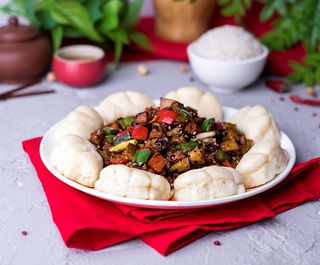Жареные баклажаны с лагомой и пампушками (400г)