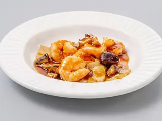 283. Gamberetti con funghi e bambù