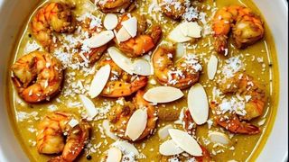 Gamberi bianco shahi korma con pistacchio