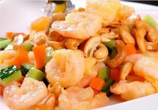 75 腰果虾仁Gamberi con anacardi