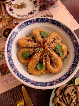 Gamberi fritti con sale e pepe