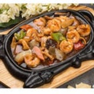 Gamberoni con le verdure sulla piastra