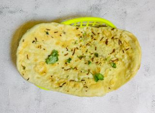 Naan de Alho e Gengibre