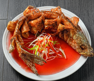 Жареный судак в красном (1200г)