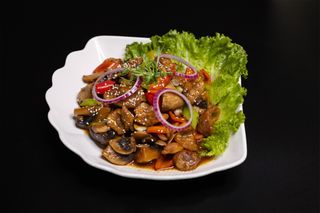 Говядина с грибами (420г)