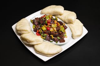 Говядина с лепешкой (630г)