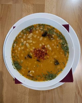 Grah sa suhim mesom + kupus salata i čoko palačinka GRATIS