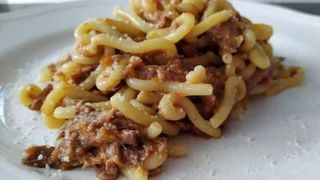 Gramigna con pasticcio di ragù e crema di latte
