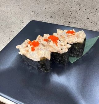 Гункан острый с креветкой (40г/1шт)