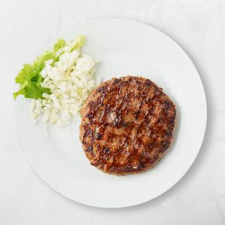 Cheesburger, krumpirići, umak
