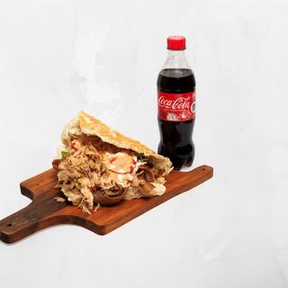 Gyros od piletine u lepinji + Coca Cola